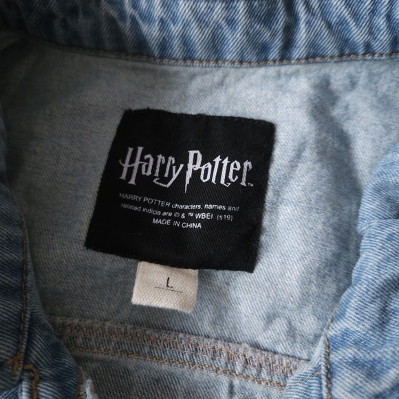 HOT TOPIC Harry Potter Deathly Hallows Crop Denim Jacket Size L - Picture 6 of 12